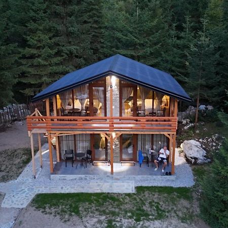 Bujtina Arturi Hotel Валбона Екстериор снимка